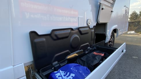 Paris – Motorhome Mooveo TEI 70EBH with lifting bed