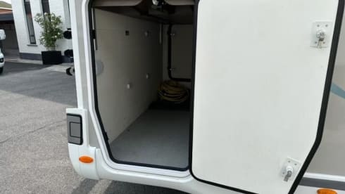 Spacious and nice driving Chausson!