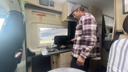 Igor – Tough Luxury Pössl/Clever campervan 2+1p Off-grid