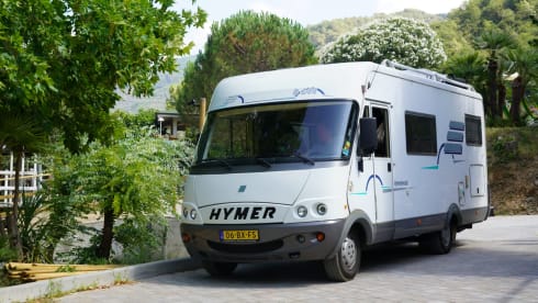 6 person family-friendly Hymer B644G