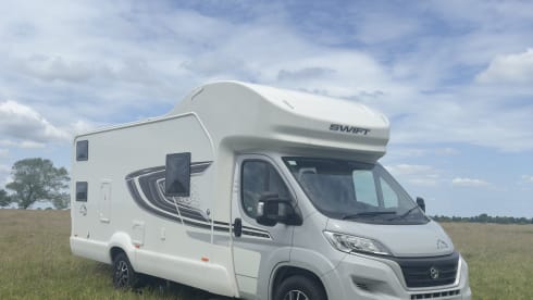 Modern 2025 6 Berth 6 Belted Seat Swift Edge 