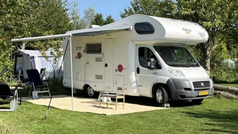 Gezellige gezinscampert – 4p Mobilvetta alcove uit 2007