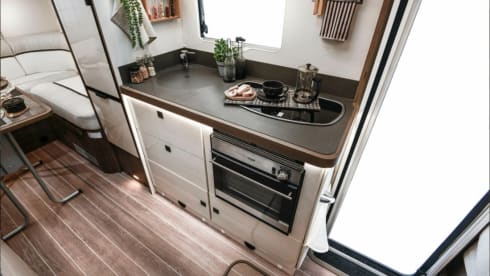 Horizon – 4 berth Roller Team semi-integrated from 2025