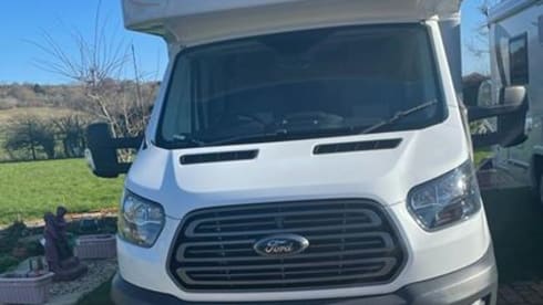 Ernie – Rollerteam 685 pet friendly motorhome