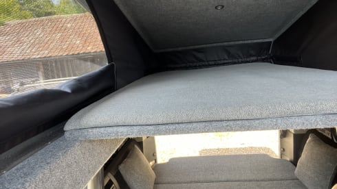 The Moose  – Nissan campervan met 4 slaapplaatsen uit 2007