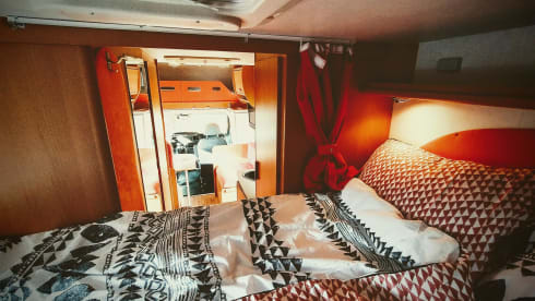 Family camper for 6 people with 2 fixed double beds