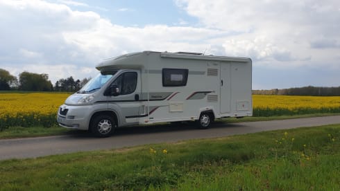 Roxanne – Dog Friendly, 2 berth , Adventure Holiday 