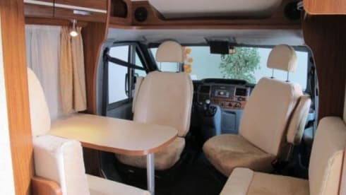 Narrow Hymer, practical and very complete