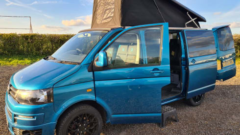 Otto – Volkswagen campervan met 4 slaapplaatsen uit 2009