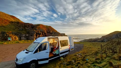 Daphne – Daphne - Newly Converted Luxury Campervan