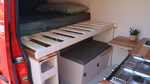Reddy – Unique DIY Mercedes Sprinter