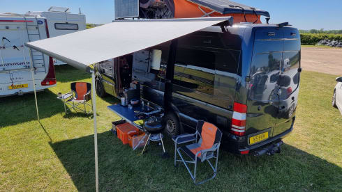 Black Prince – The Ultimate super high spec off grid adventure camper