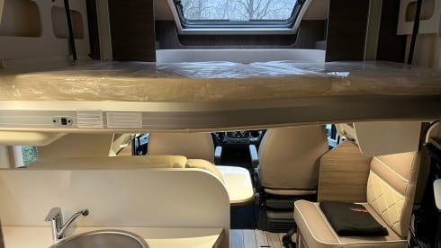 Tweede thuis op wielen. – New 4p Fiat semi-integrated motorhome from 2023