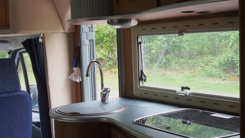 Camper voor uw perfecte vakantie – Ideal and complete camper for your perfect holiday