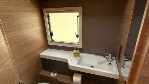 Weinsberg Caracore 700 meg – 4p Fiat integrated from 2024