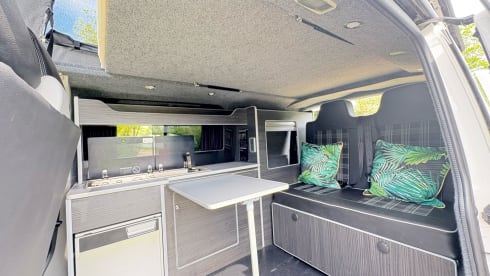Sylvie – Wonderful VW T6 Camper with Poptop and Newly Fitted Interior!