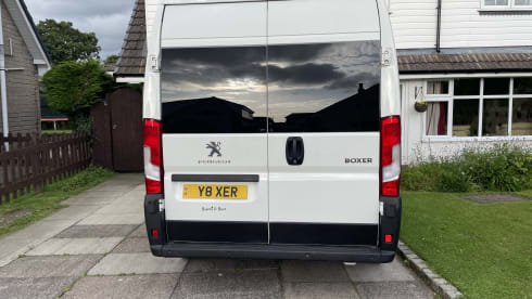 Yasmin (le Boxer!) – 3 berth 2020 Peugeot Boxer (with 2024 professional conversion)