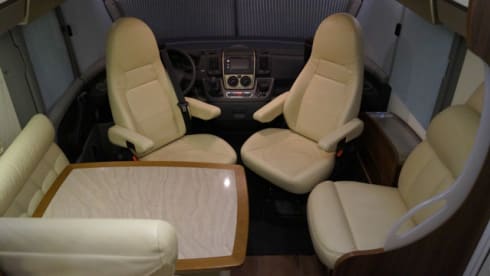 Onze dame – BURSTNER 735 ELEGANCE