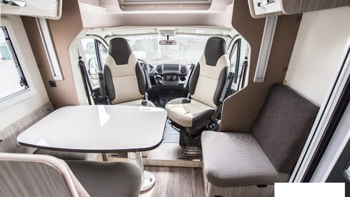 T-Loft 530 – Camper 5 posti Elnagh T-Loft 530 - 7,45 mt.