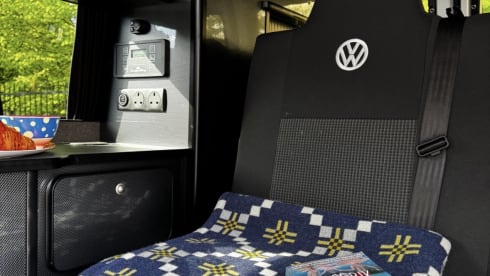 Caledonia  – Noleggio Volkswagen (assicurazione inclusa) dall'aeroporto di Edimburgo: scopri la Scozia! 