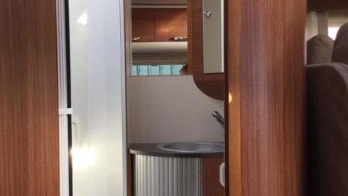 ADRIA with 2 SINGLE BEDS and LARGE GARAGE (660 cm)