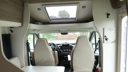 Dycki Duo – Get in, drive off, feel good.