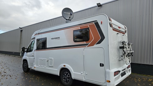 Weinsberg CaraCompact-3 – Ultimate Freedom for Couples! Luxury Camper with Single Beds and XL Garage