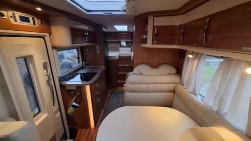 2p Hymer integrated uit 2012