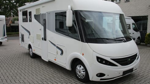 Spacious 4 person family camper Fiat Chausson