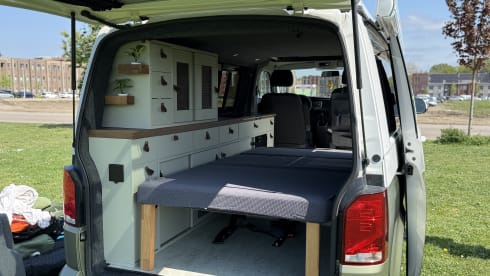 Volkswagen 6.1 Custom 2024