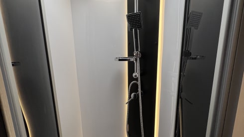 Challenger 384 Étape Edition 2025 – Travel comfortably in style