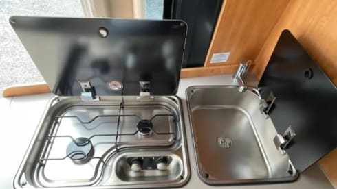 2p Pössl bus uit 2024