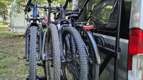 Campeo roadrunner with bicycle carrier 