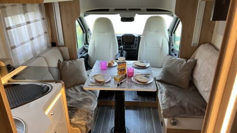 Rollerteam zefiro 266TL – Mooie nieuwe mobilhome/camper met alles op en aan van 2022!