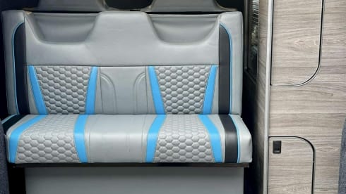 Road surfer – 4 berth Volkswagen campervan from 2017