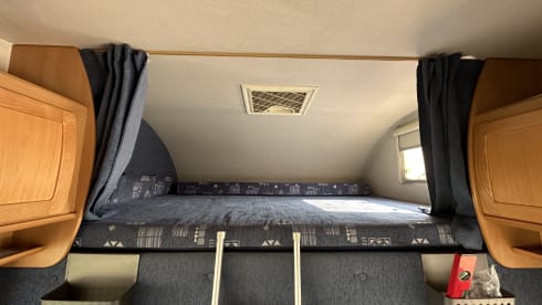 JoyRider – Camper with sloping ceilings for 7 people
