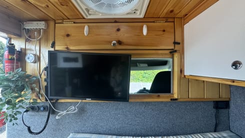 Homely camper 3 berth, 3 seatbelts, fixed bed  – 3 berth Citroën campervan from 2014