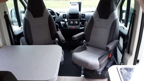 C03 – 2-Personen-Knaus-Bus aus dem Jahr 2018
