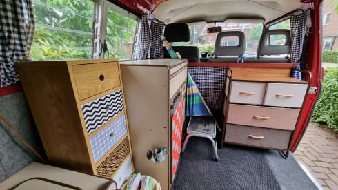 2p Volkswagen bus from 1983