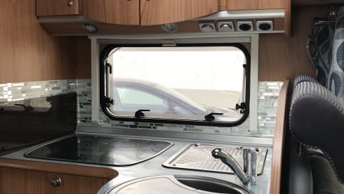 Comfy Camper – Burstner Delfin 625
