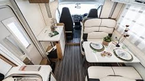 747 – RollerTeam 747 Luxus-Wohnmobil mit 6 Schlafplätzen