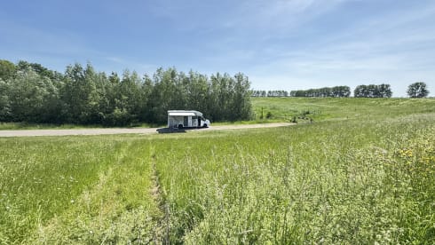 TRAVELKEES De Ruimste camper op de markt nu nieuw in de verhuur!  – Nieuw in de verhuur! Chauson 640 titanium premium nagenoeg nieuw! 