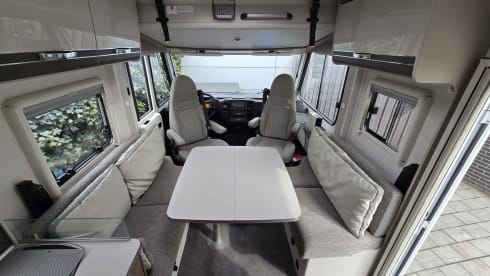 Luxurious Dethleffs Trend integrated (with level system, double air conditioning and zp)