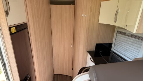 Burstner Nexxo T740 – 3p Bürstner semi-integrated uit 2015