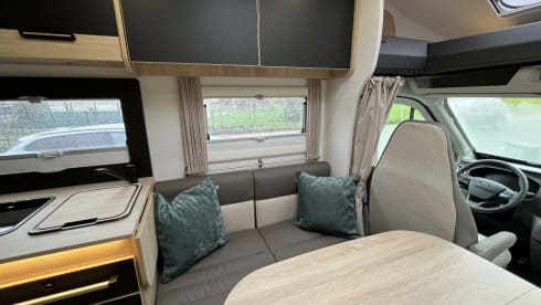 "Reverie" – Linea Titanium 797 Ford 165 AT8V Heavy 3 pers. bwj.2026