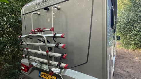 Luxe ruime Adria camper  – Luxurious Spacious Adria camper 