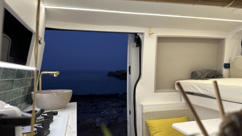 Abbi  – GUIDO II - home luxury van