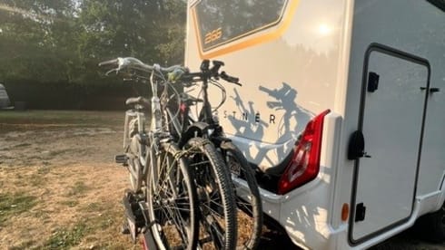RV Camper – Nieuwe, luxueus ingerichte 4-persoonscamper