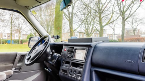Foelie – 4p Volkswagen campervan uit 2002