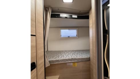 Chausson spacieuse avec boîte automatique, idéale pour les familles
